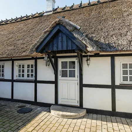 Half-timbered Near Knuthenborg Park Feriehus Maribo